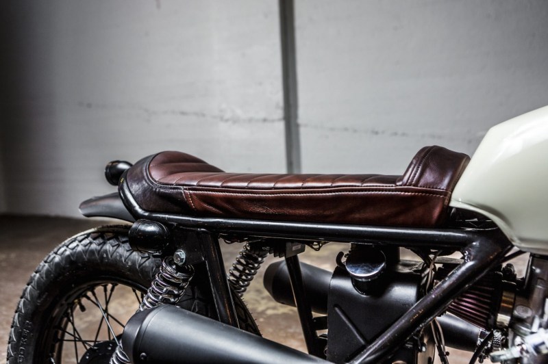 Norton-Commando-Tracker-Seat-1480x986